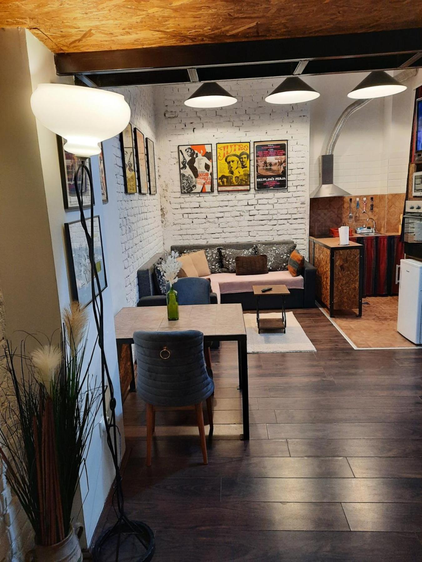 Апартаменты Authentic Belgrade Centre - Split Level Loft With Patio In Courtyard Экстерьер фото
